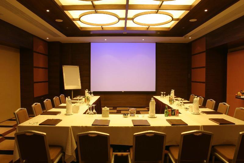 Four Points By Sheraton Le Verdun Бейрут Екстериор снимка