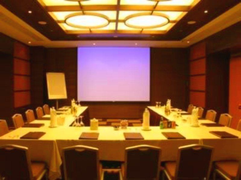 Four Points By Sheraton Le Verdun Бейрут Екстериор снимка