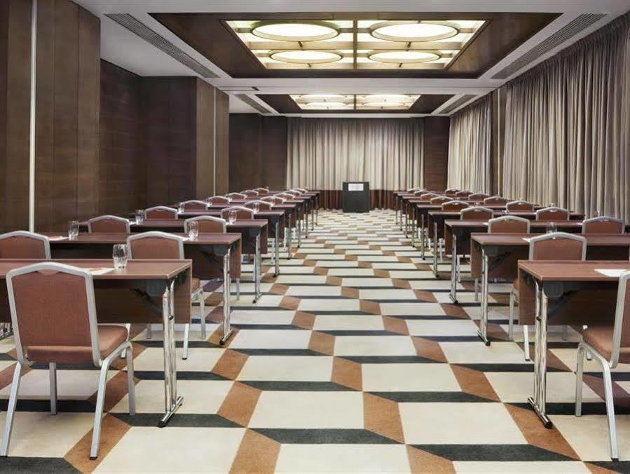 Four Points By Sheraton Le Verdun Бейрут Екстериор снимка