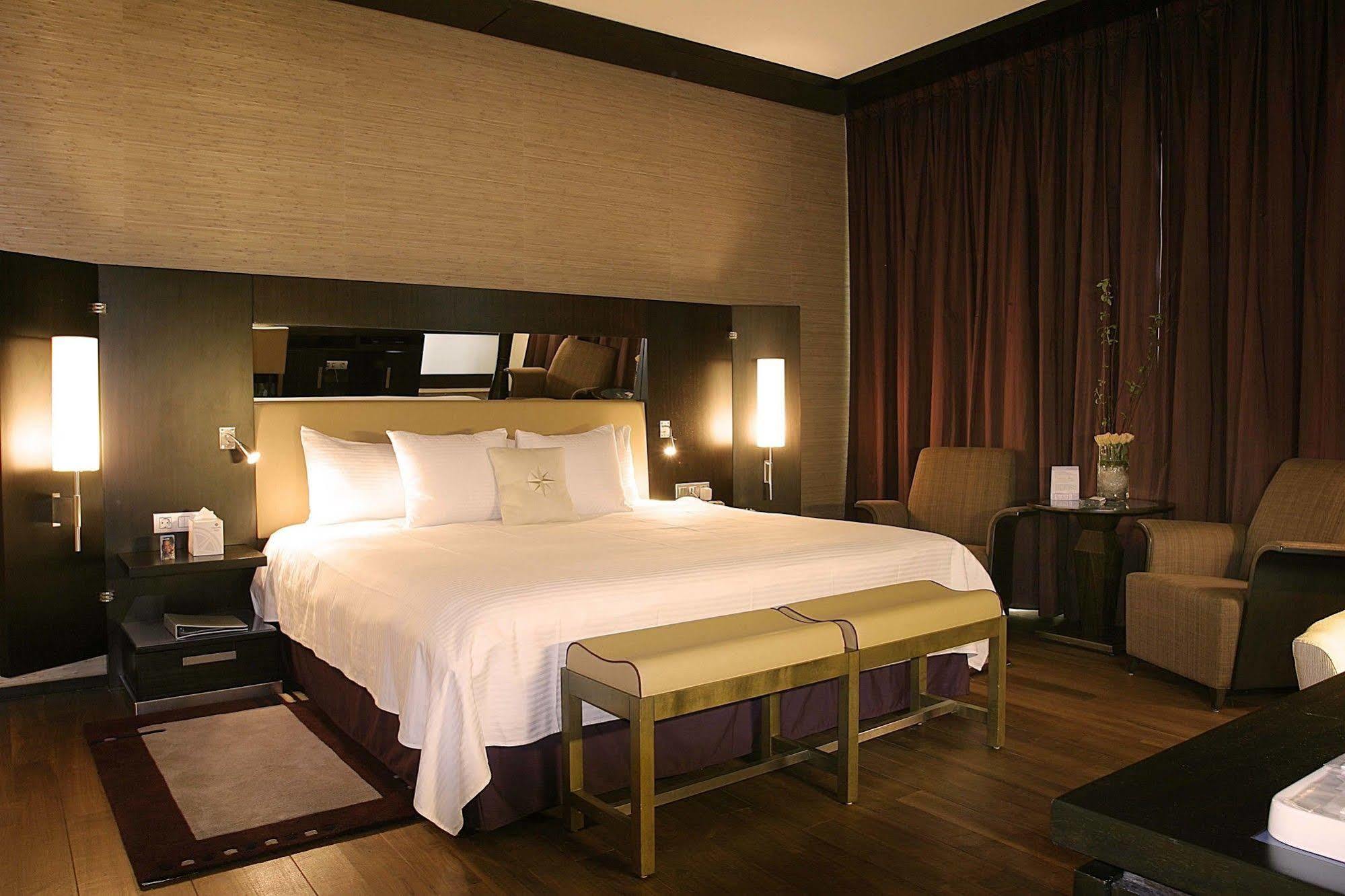 Four Points By Sheraton Le Verdun Бейрут Екстериор снимка